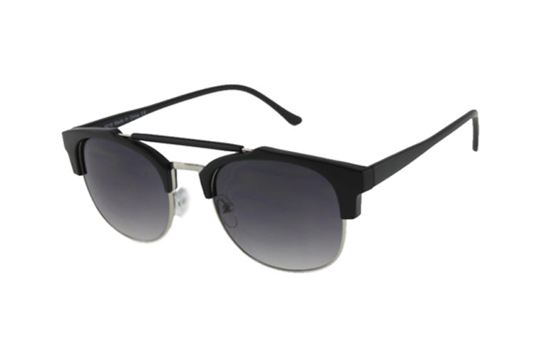 MQ Rory Sunglasses in Black / Smoke